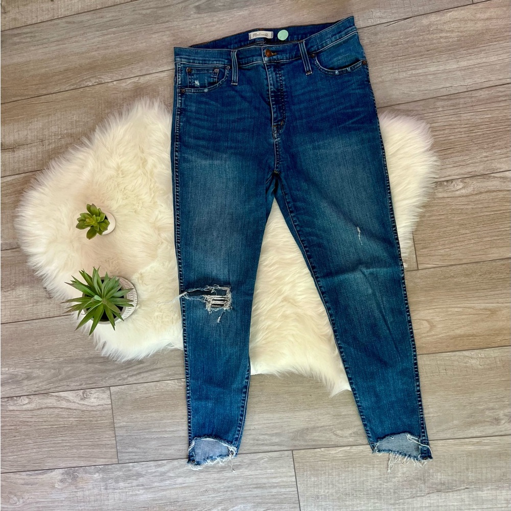 MADEWELL | High Rise Blue Jeans with Distressed Details (32/14)